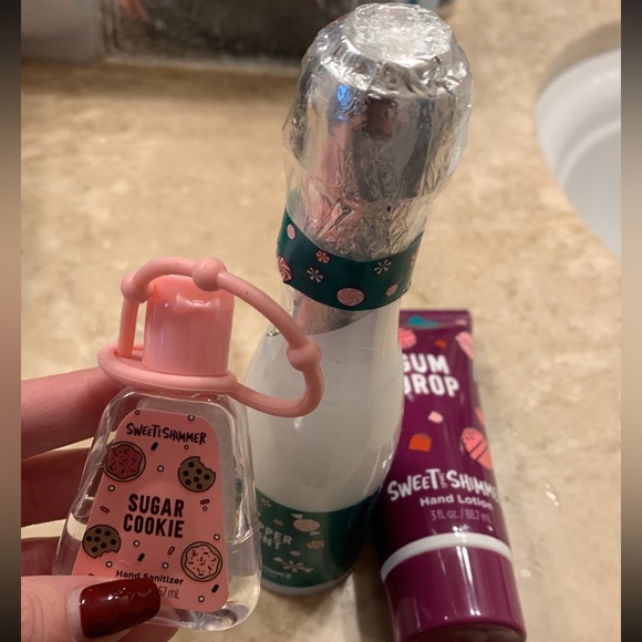 NWT Sweet and shimmer hand lotion hand sanitizer chapstick bubble bath - Picture 2 of 2